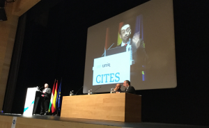 Daniel Burgos presentando los resultados del NMC Horizon Report 2016 en CITES